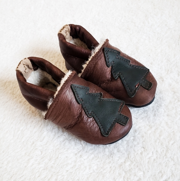 Lambee Lined moccasins - Picture 2 of 3
